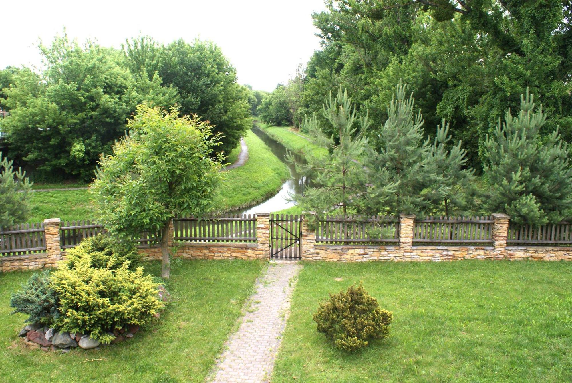 Hostel Zamosc - Pokoje Goscinne - Bezplatny Parking ภายนอก รูปภาพ