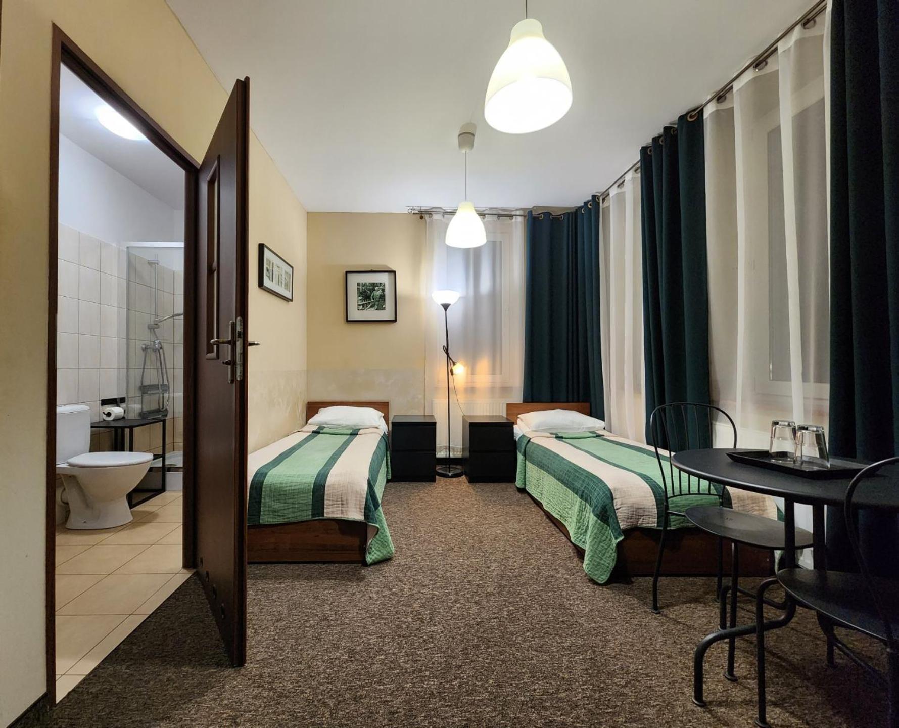 Hostel Zamosc - Pokoje Goscinne - Bezplatny Parking ภายนอก รูปภาพ