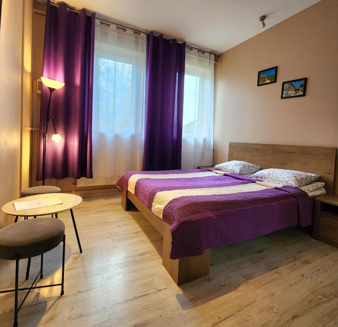 Hostel Zamosc - Pokoje Goscinne - Bezplatny Parking ภายนอก รูปภาพ