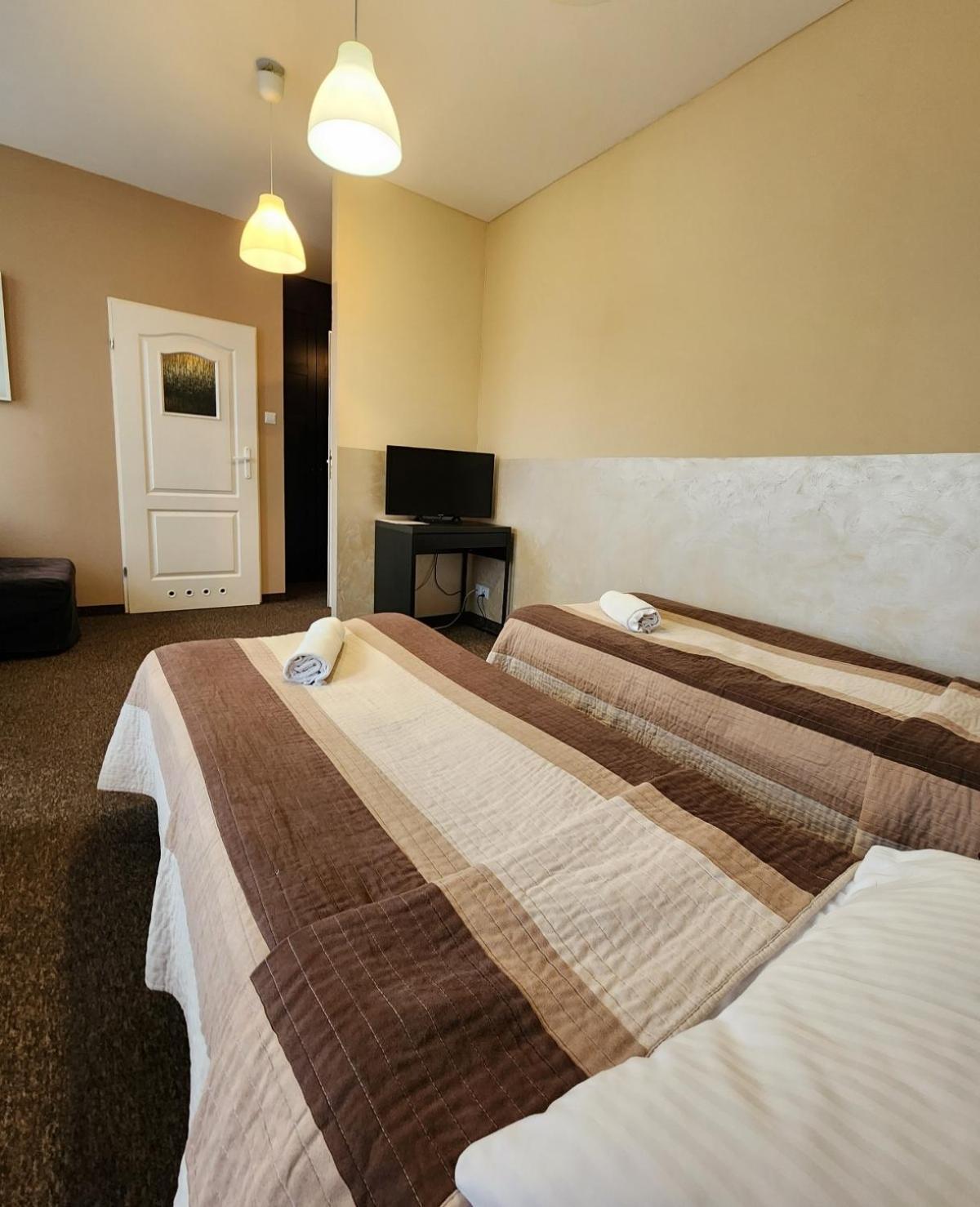 Hostel Zamosc - Pokoje Goscinne - Bezplatny Parking ภายนอก รูปภาพ