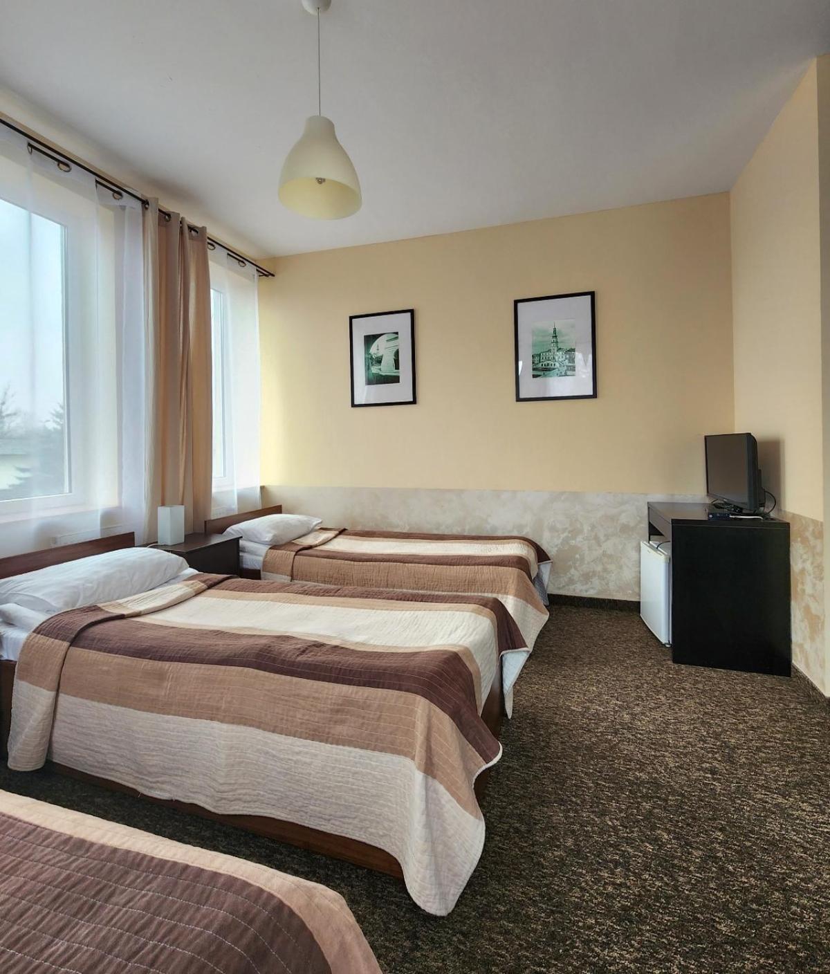 Hostel Zamosc - Pokoje Goscinne - Bezplatny Parking ภายนอก รูปภาพ