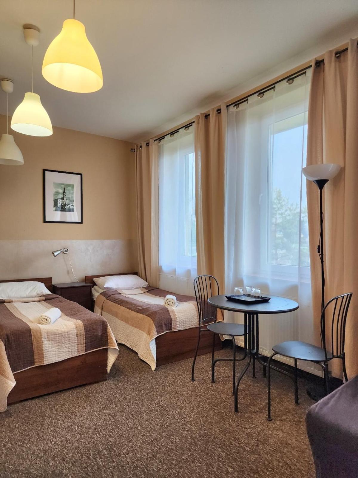 Hostel Zamosc - Pokoje Goscinne - Bezplatny Parking ภายนอก รูปภาพ