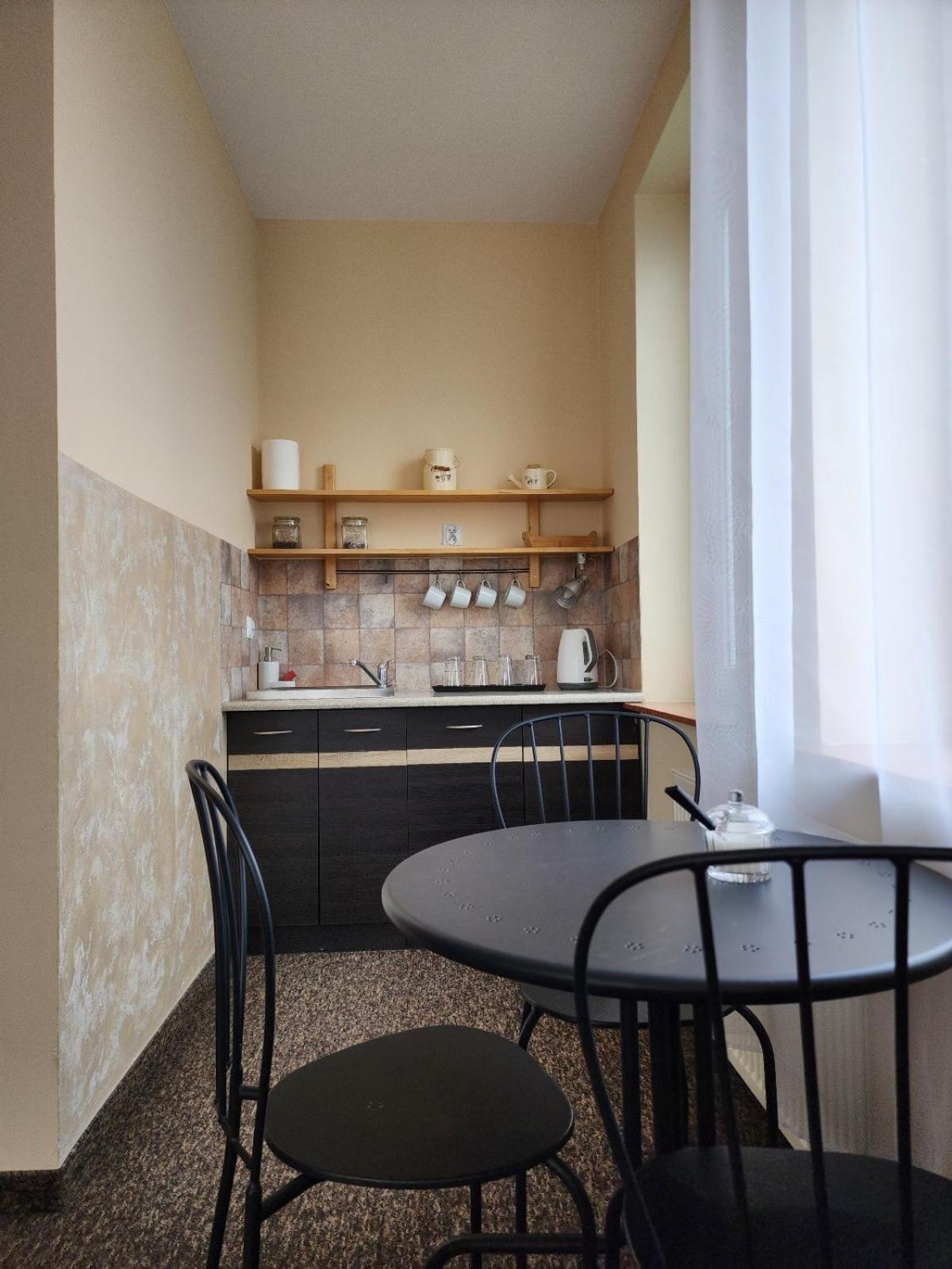 Hostel Zamosc - Pokoje Goscinne - Bezplatny Parking ภายนอก รูปภาพ