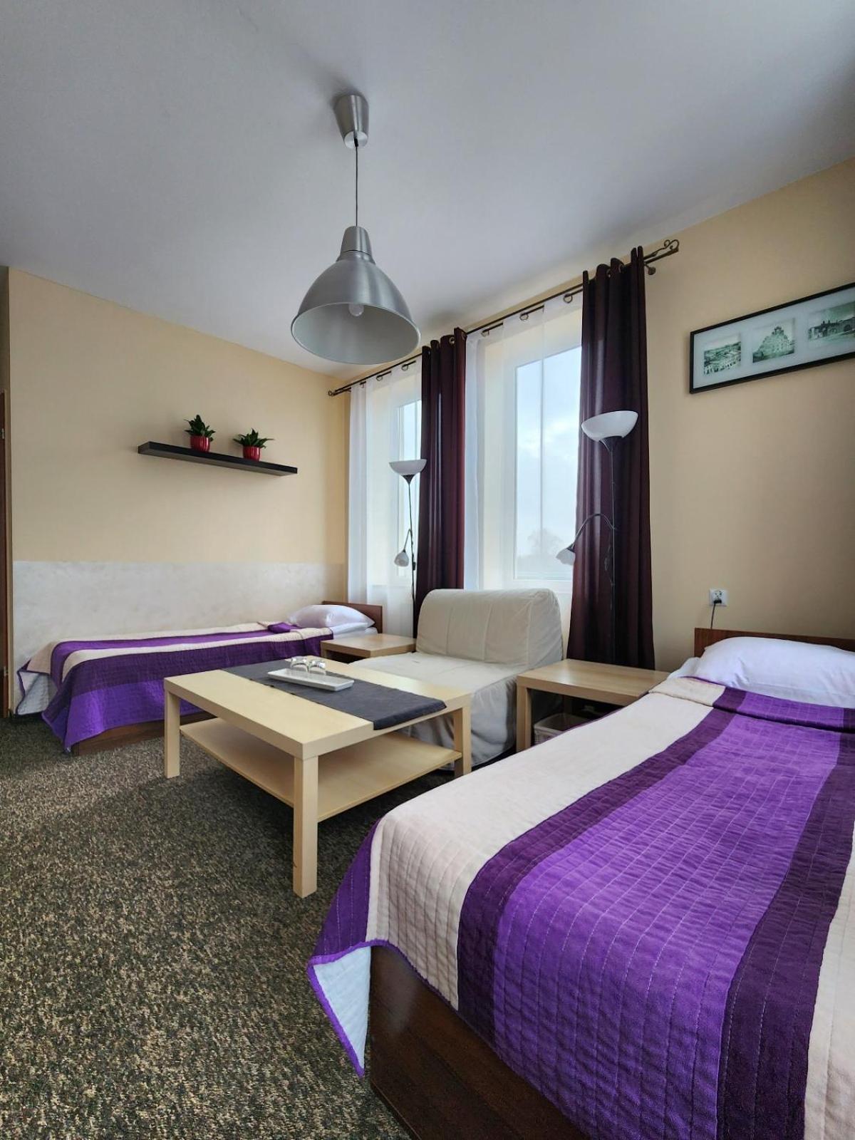 Hostel Zamosc - Pokoje Goscinne - Bezplatny Parking ภายนอก รูปภาพ