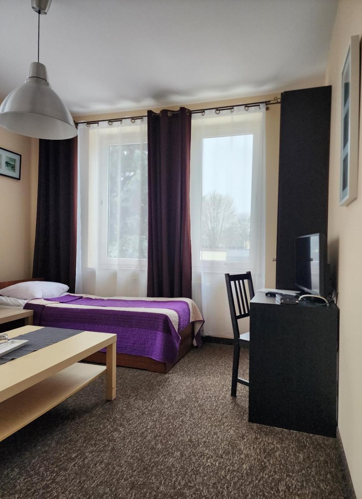 Hostel Zamosc - Pokoje Goscinne - Bezplatny Parking ภายนอก รูปภาพ