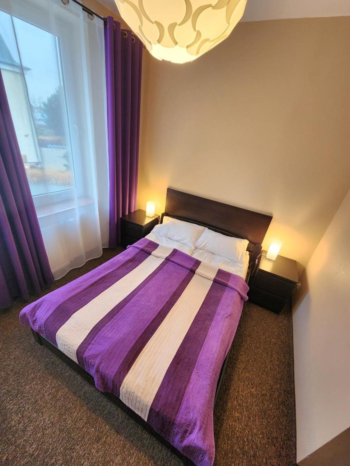Hostel Zamosc - Pokoje Goscinne - Bezplatny Parking ภายนอก รูปภาพ