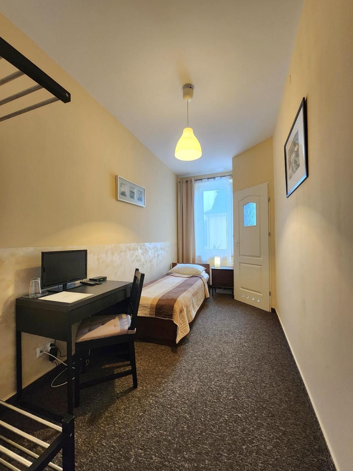 Hostel Zamosc - Pokoje Goscinne - Bezplatny Parking ภายนอก รูปภาพ