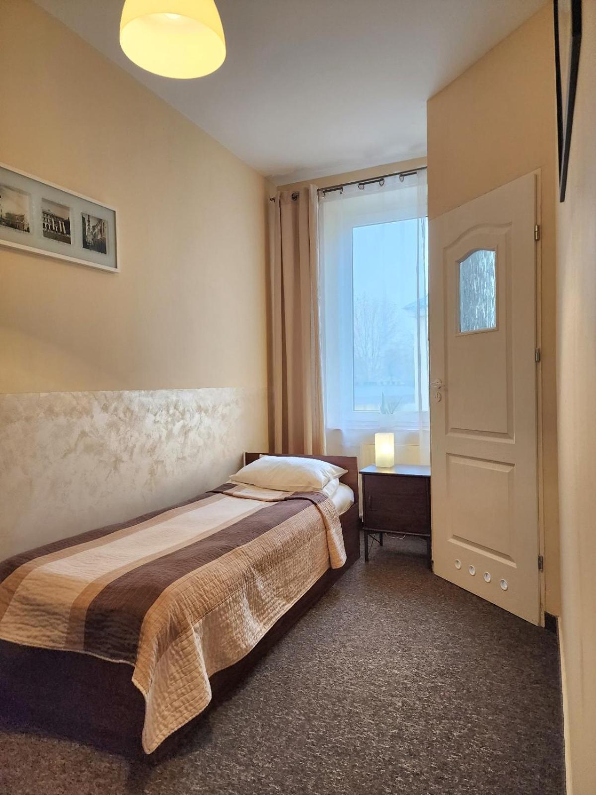 Hostel Zamosc - Pokoje Goscinne - Bezplatny Parking ภายนอก รูปภาพ
