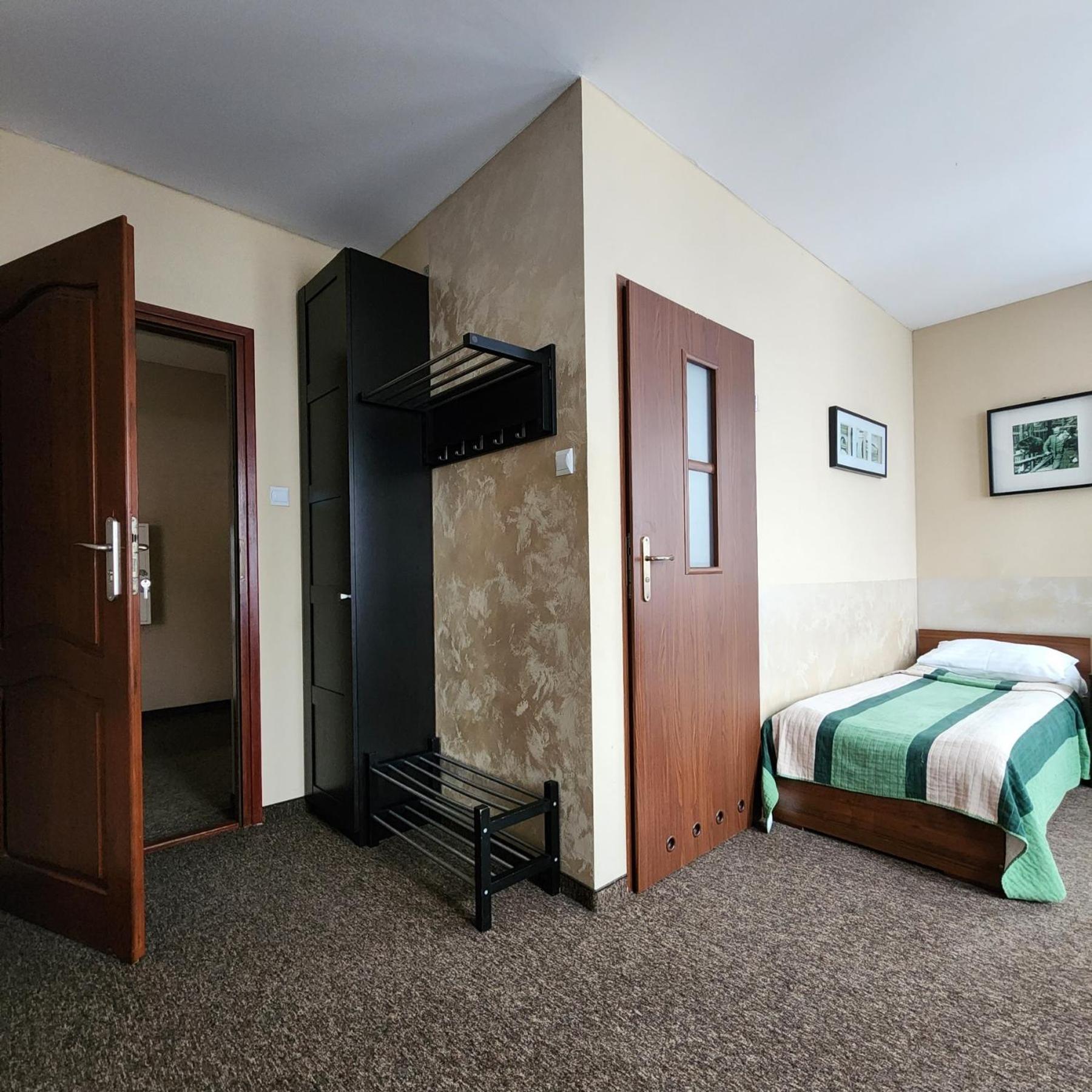 Hostel Zamosc - Pokoje Goscinne - Bezplatny Parking ภายนอก รูปภาพ